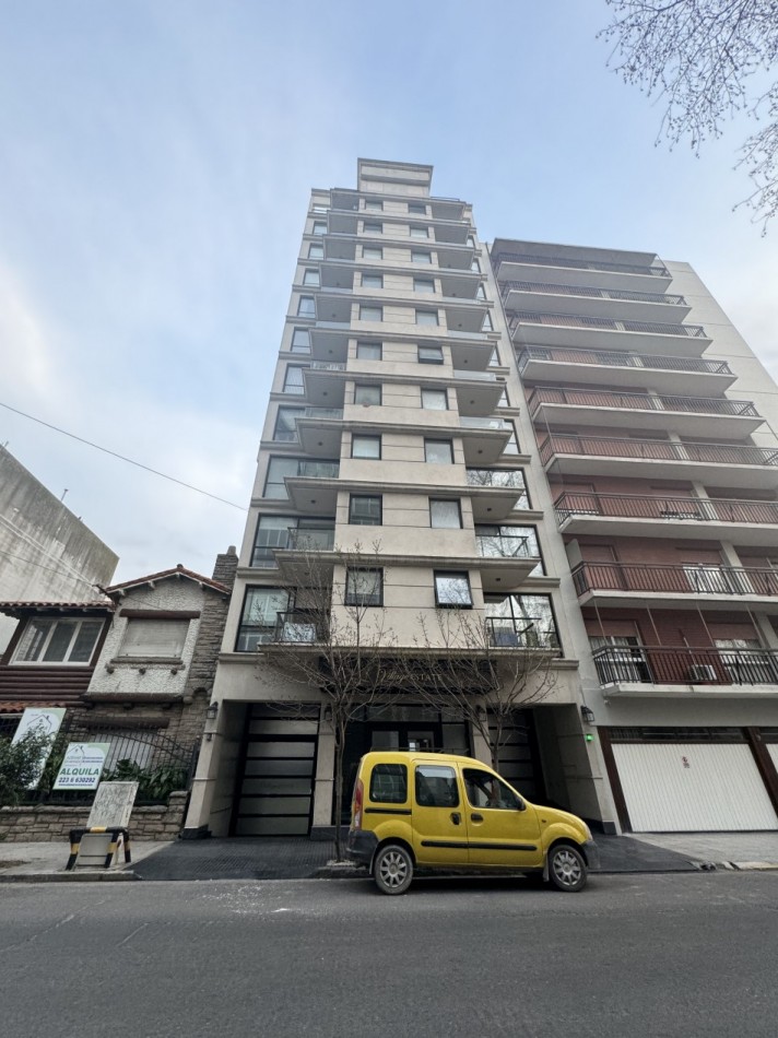 MODERNO DEPTO 2 AMB CON BALCON Y COCHERA