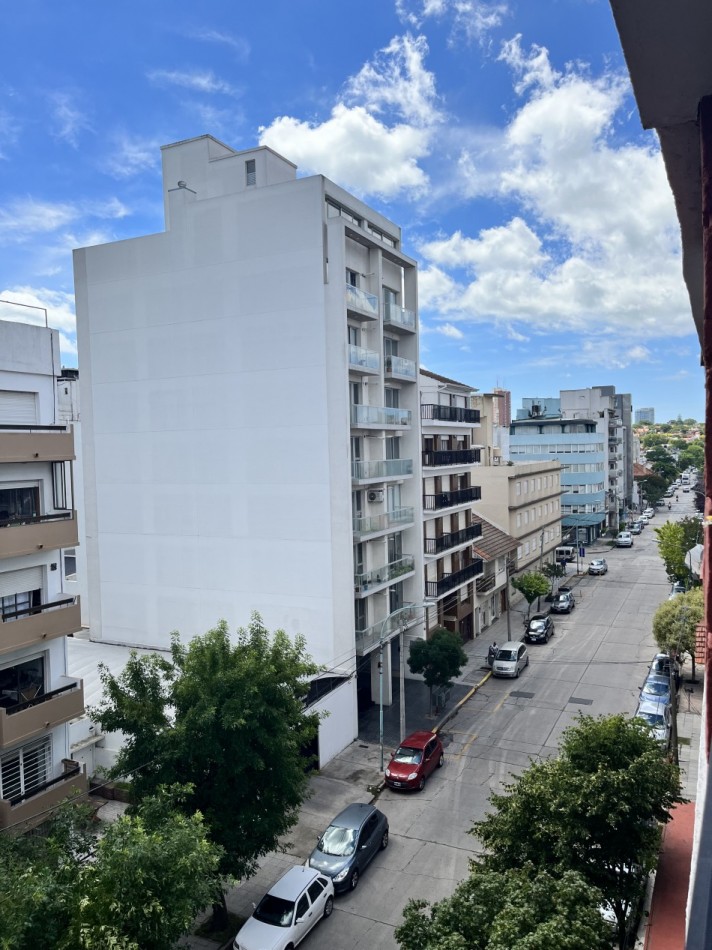 DEPARTAMENTO RECICLADO IMPECABLE EXTERNO 3 AMBIENTES EN ZONA ALDREY GUEMES