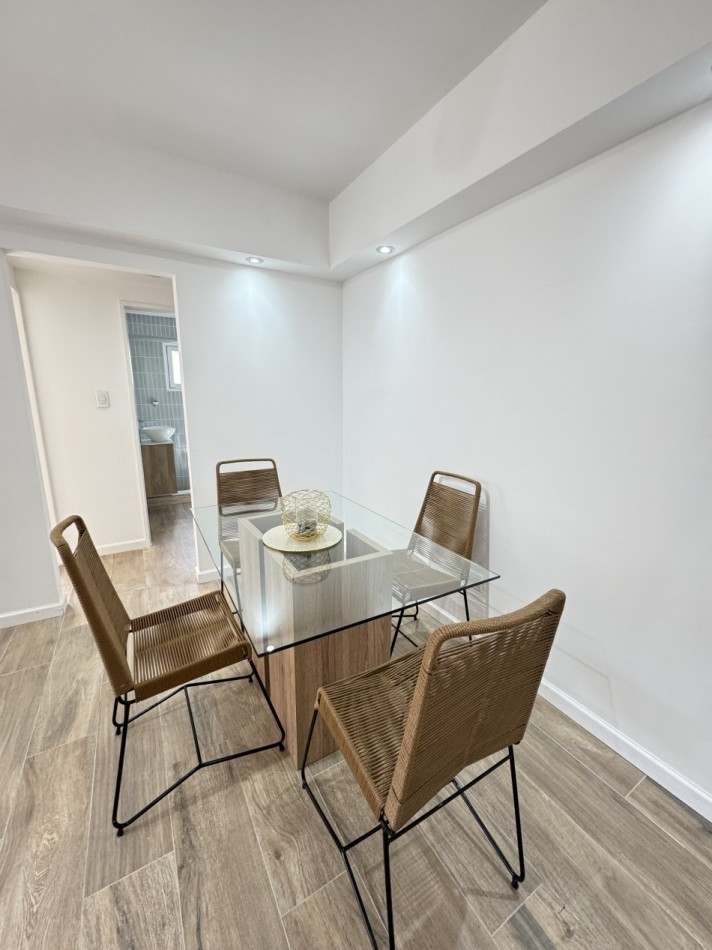 VENTA DEPTO DOS AMBIENTES AL FRENTE CON BALCON