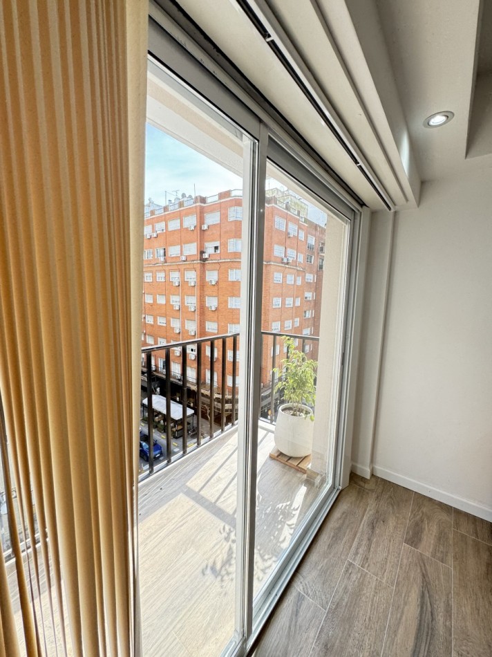 VENTA DEPTO DOS AMBIENTES AL FRENTE CON BALCON