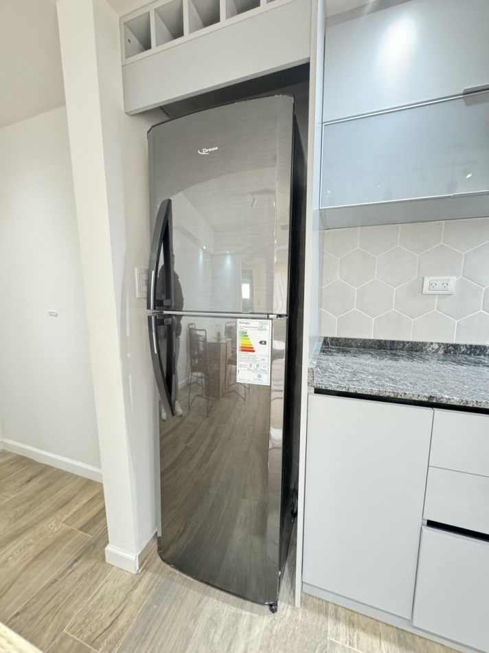 VENTA DEPTO DOS AMBIENTES AL FRENTE CON BALCON