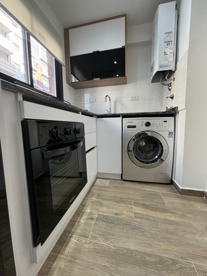 VENTA DEPTO DOS AMBIENTES CON BALCON ZONA CENTRO