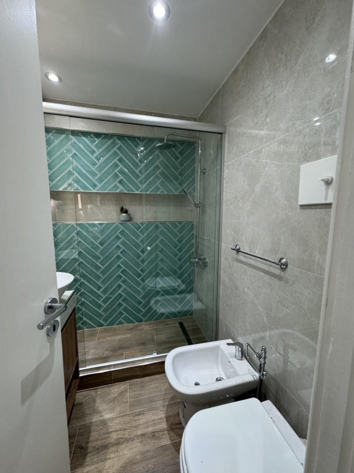 VENTA DEPTO DOS AMBIENTES CON BALCON ZONA CENTRO