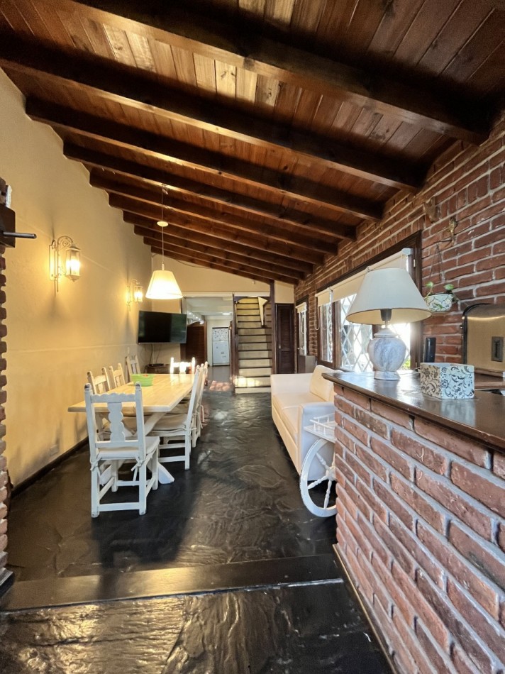 VENTA IMPORTANTE CHALET 5 AMB EN ZONA GUEMES