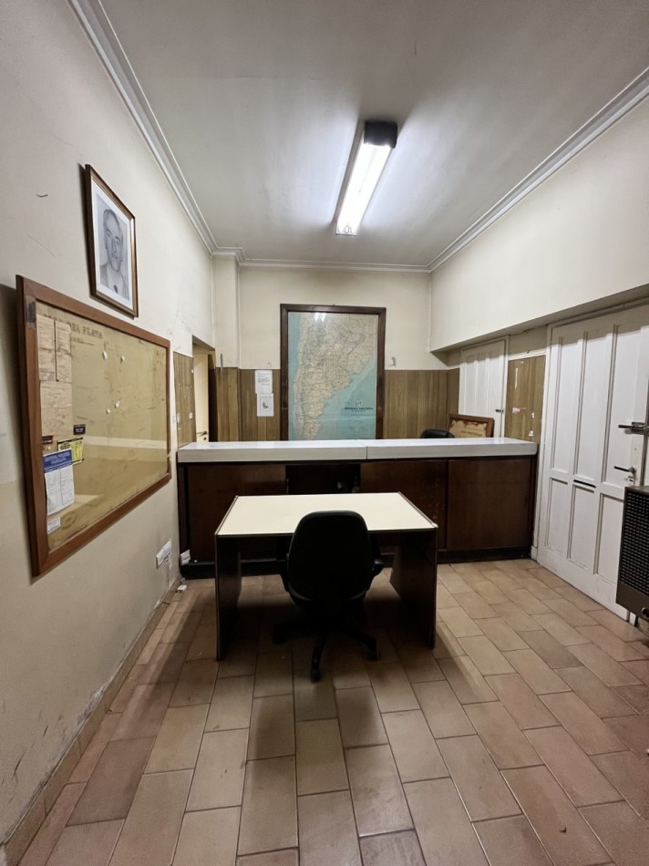 VENTA DEPOSITO CON OFICINAS SOBRE LOTE DE 220 MTS ZONA INDUSTRIAL EN CHAMPAGNAT Y BOLIVAR