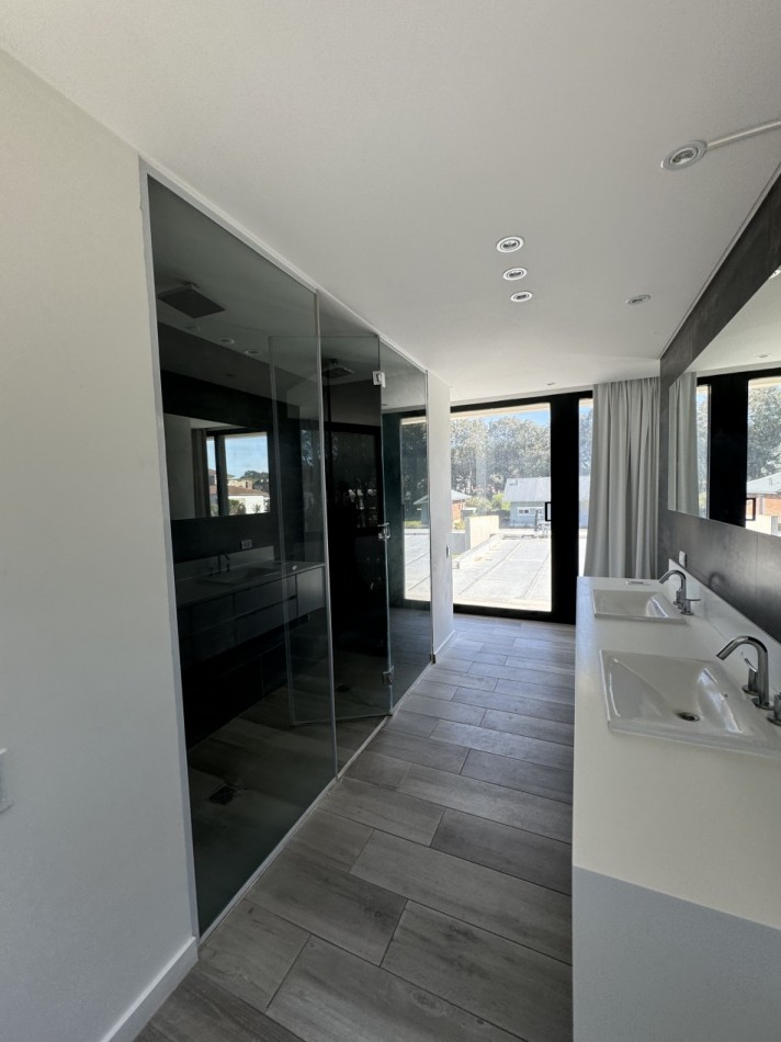 VENTA EN RUMENCO MODERNA CASA 4 AMB CON PISCINA