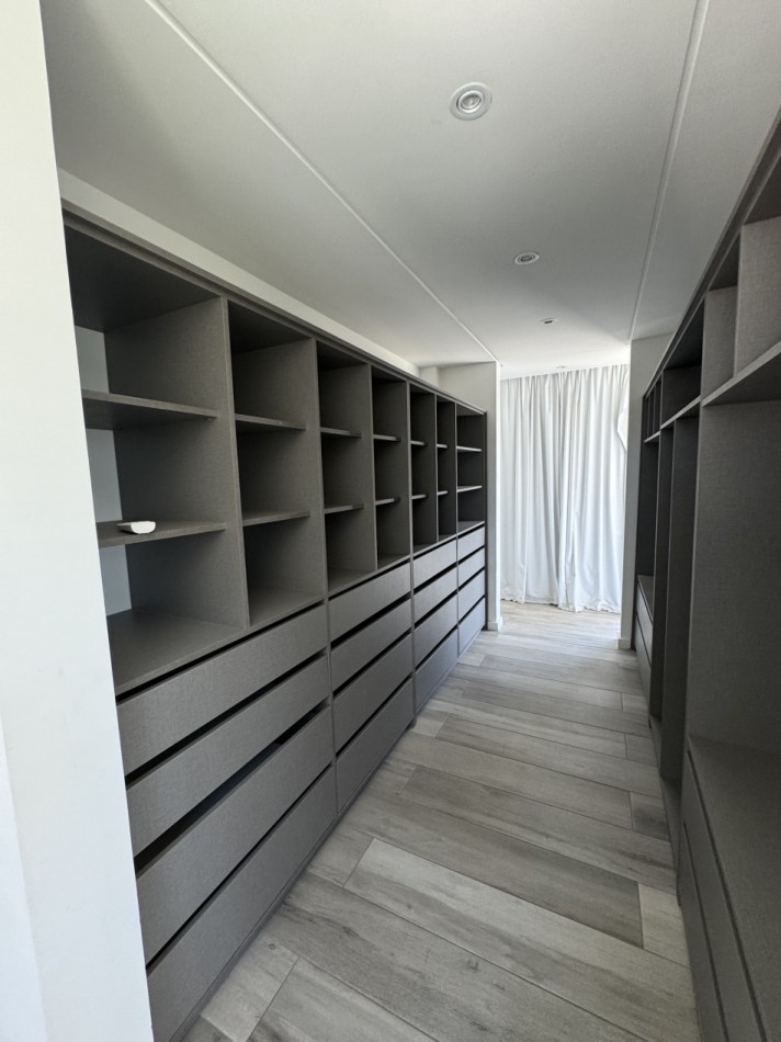 VENTA EN RUMENCO MODERNA CASA 4 AMB CON PISCINA
