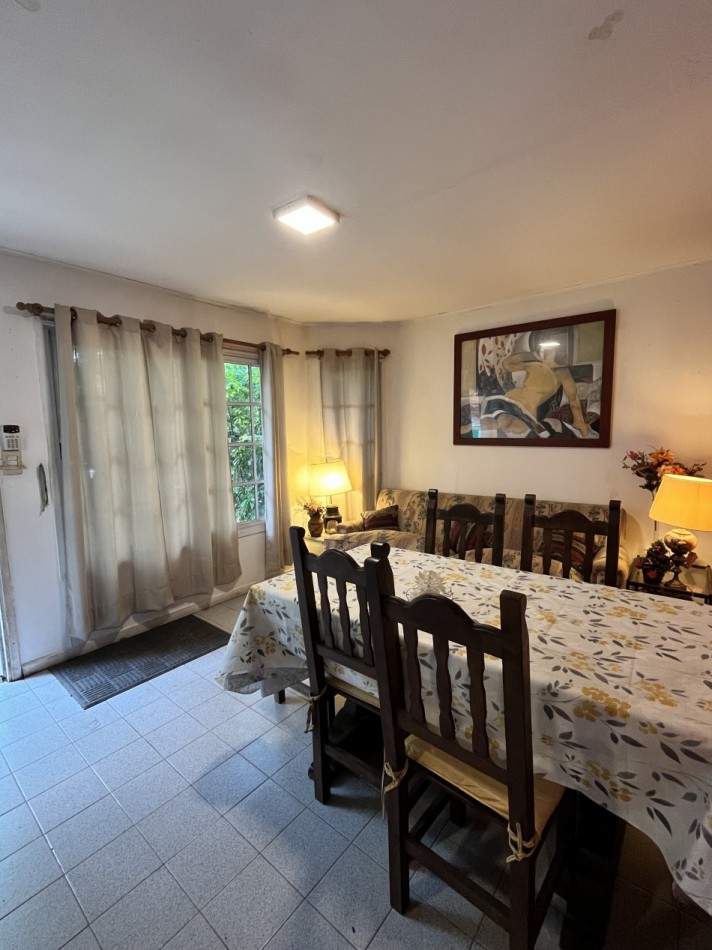 VENTA CASA DE PLAYA EN MAR AZUL, DE 4 AMBIENTES CON PILETA A 600 MTS DEL MAR