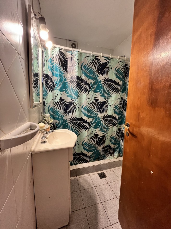 VENTA CASA DE PLAYA EN MAR AZUL, DE 4 AMBIENTES CON PILETA A 600 MTS DEL MAR