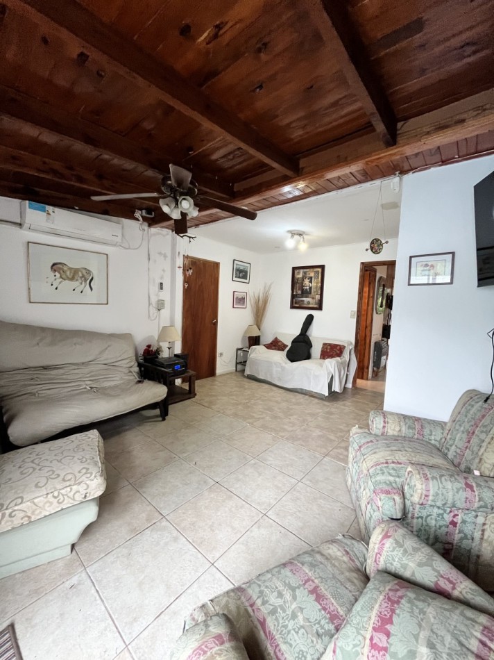 VENTA CASA DE PLAYA EN MAR AZUL, DE 4 AMBIENTES CON PILETA A 600 MTS DEL MAR