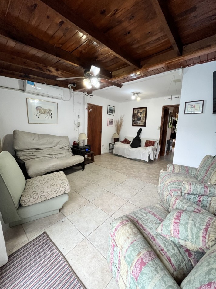 VENTA CASA DE PLAYA EN MAR AZUL, DE 4 AMBIENTES CON PILETA A 600 MTS DEL MAR