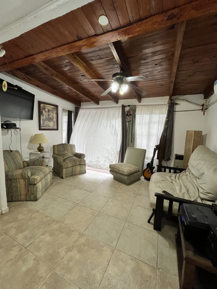 VENTA CASA DE PLAYA EN MAR AZUL, DE 4 AMBIENTES CON PILETA A 600 MTS DEL MAR