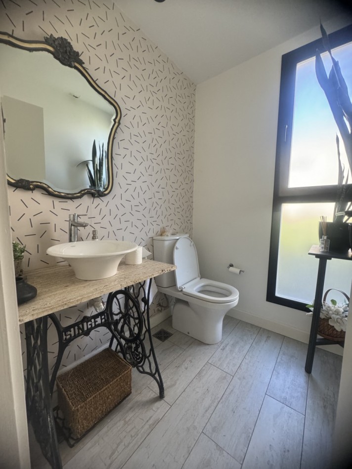 EXCELENTE CASA EN VENTA CON PISCINA EN ARENAS DEL SUR