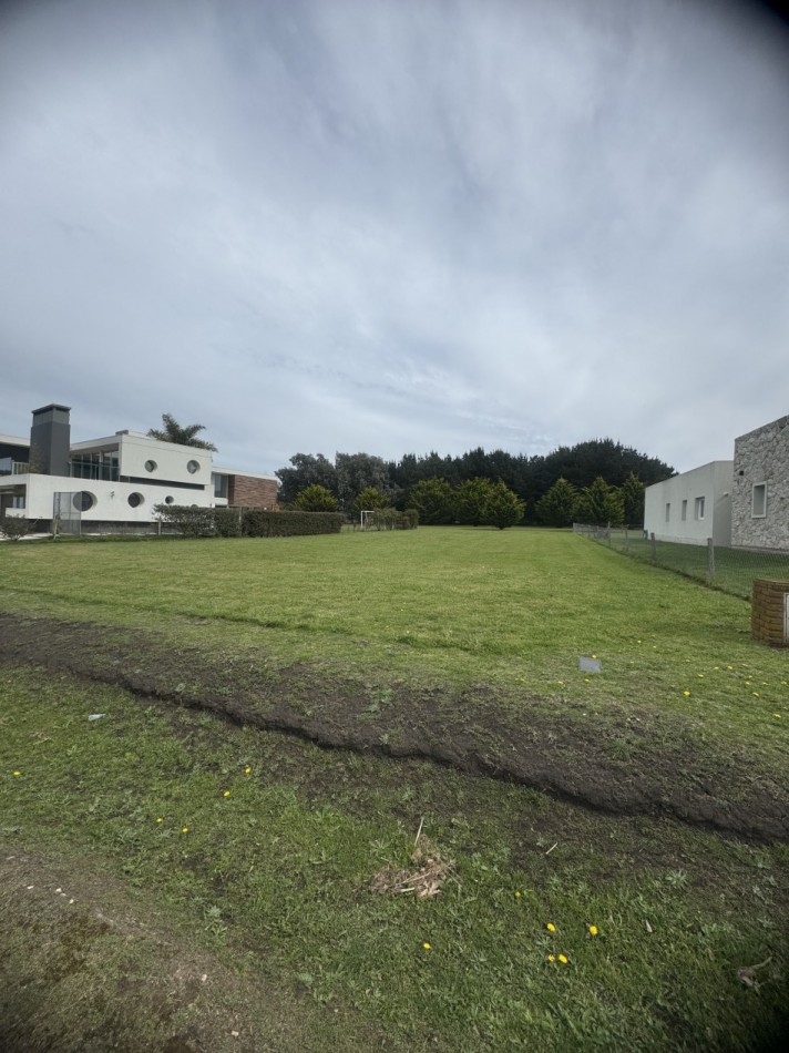VENTA GRAN LOTE EN EL BARRIO PRIVADO RUMENCO