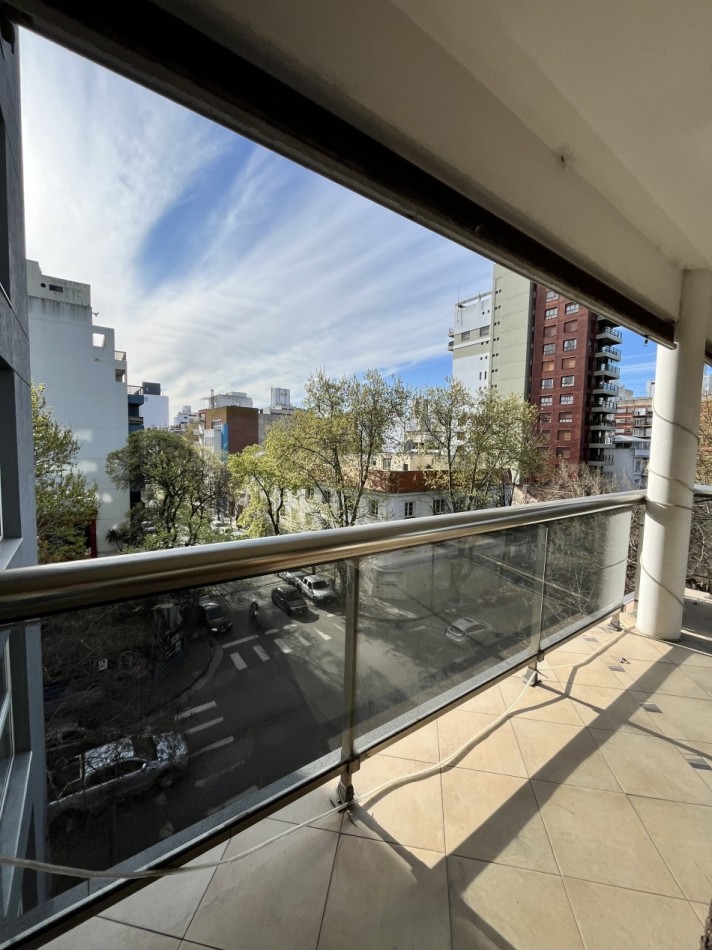 VENTA IMPORTANTE PISO 4 AMBIENTES CON COCHERA DE 160 MTS2 EN LO MEJOR DE PLAZA MITRE