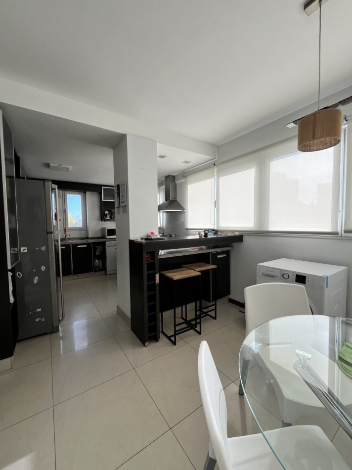 VENTA IMPORTANTE PISO 4 AMBIENTES CON COCHERA DE 160 MTS2 EN LO MEJOR DE PLAZA MITRE