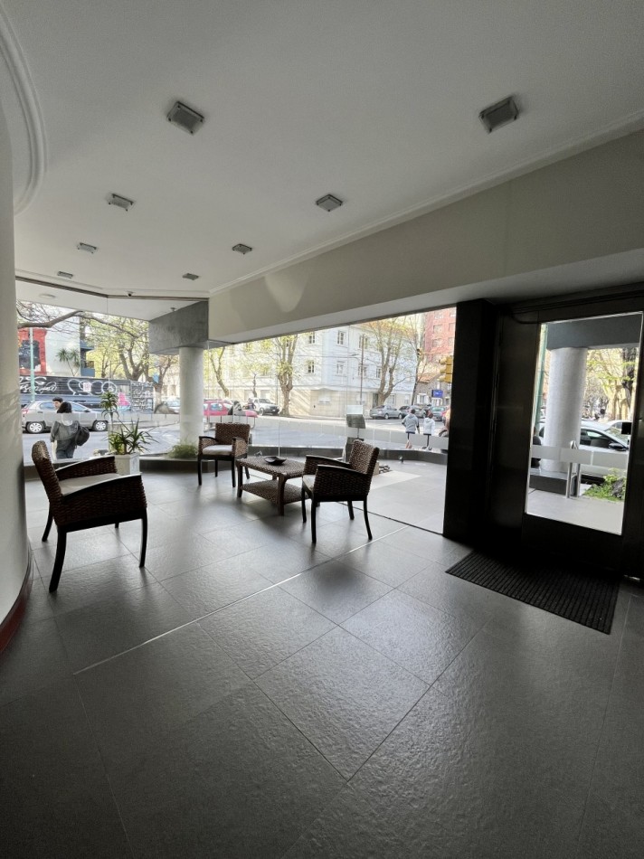 VENTA IMPORTANTE PISO 4 AMBIENTES CON COCHERA DE 160 MTS2 EN LO MEJOR DE PLAZA MITRE