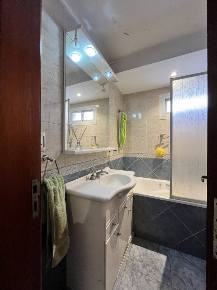 VENTA DEPARTAMENTO 3 AMBIENTES RCICLADO CON COCHERA EN PLAZA MITRE