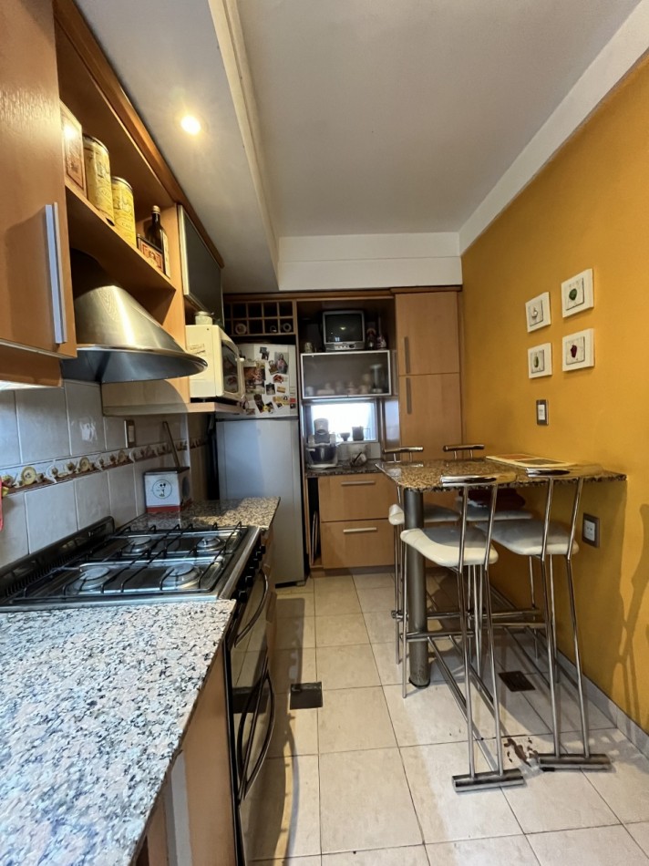 VENTA DEPARTAMENTO 3 AMBIENTES RCICLADO CON COCHERA EN PLAZA MITRE