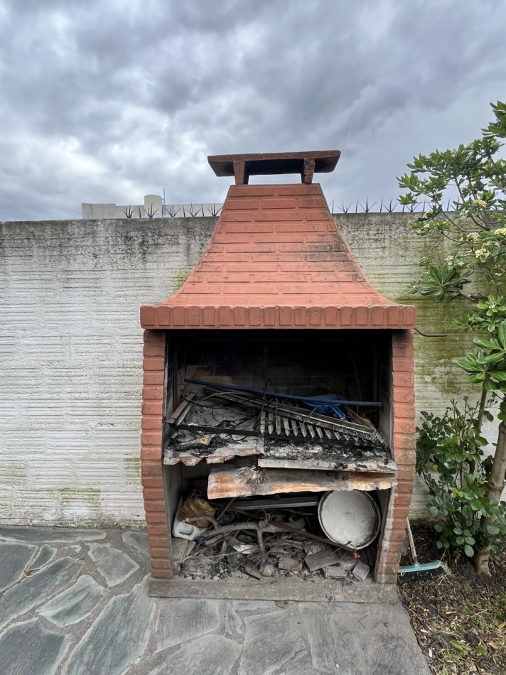 ALQUILER TEMPORAL O ANUAL AMPLIA CASA 3 AMBIENTES CON PARQUE Y PARRILLA EN PUNTA MOGOTES