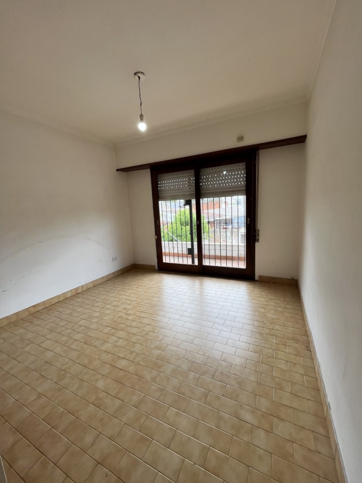 ALQUILER TEMPORAL O ANUAL AMPLIA CASA 3 AMBIENTES CON PARQUE Y PARRILLA EN PUNTA MOGOTES