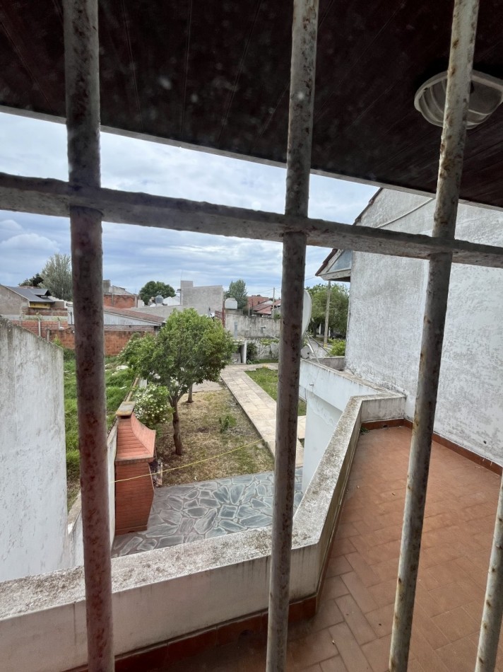 ALQUILER TEMPORAL O ANUAL AMPLIA CASA 3 AMBIENTES CON PARQUE Y PARRILLA EN PUNTA MOGOTES