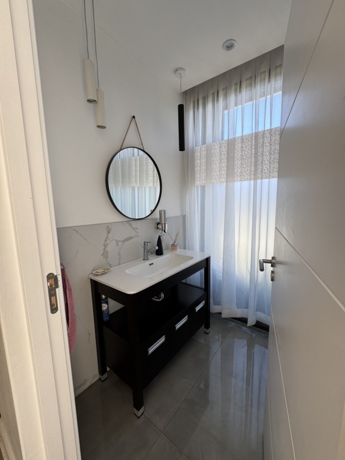 CASA EN VENTA CON PISCINA EN RUMENCO JOVEN