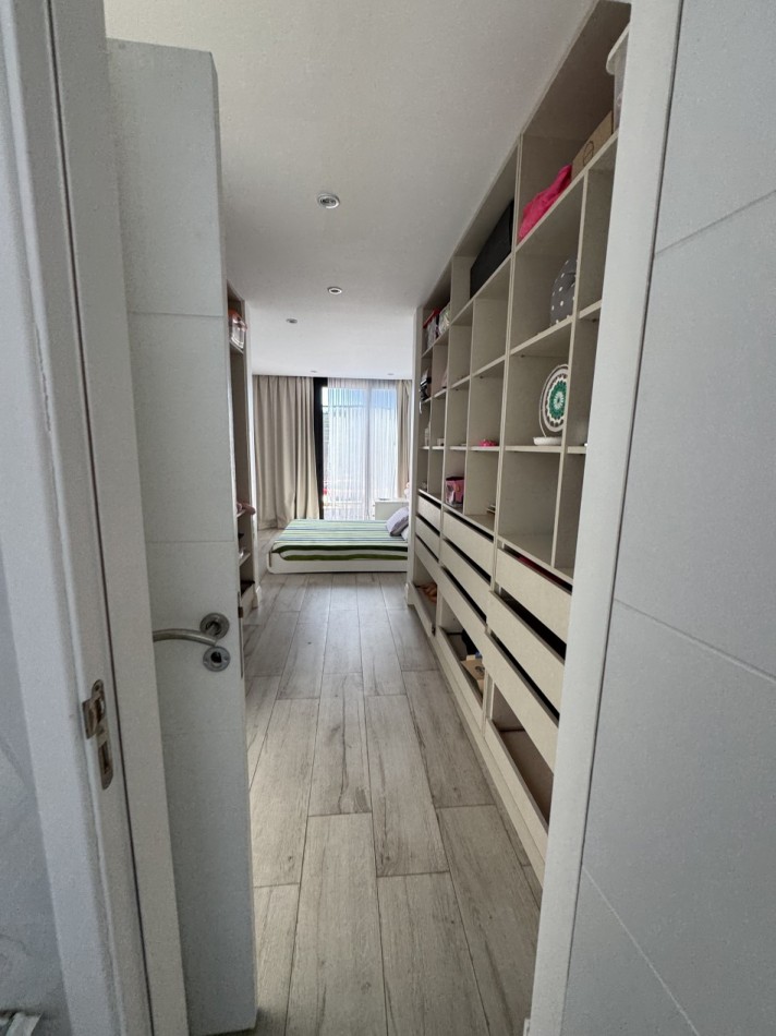 CASA EN VENTA CON PISCINA EN RUMENCO JOVEN