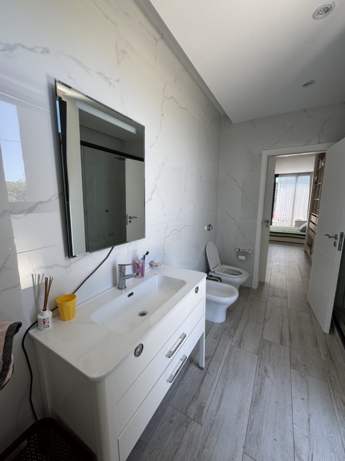 CASA EN VENTA CON PISCINA EN RUMENCO JOVEN