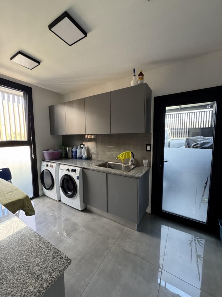 CASA EN VENTA CON PISCINA EN RUMENCO JOVEN