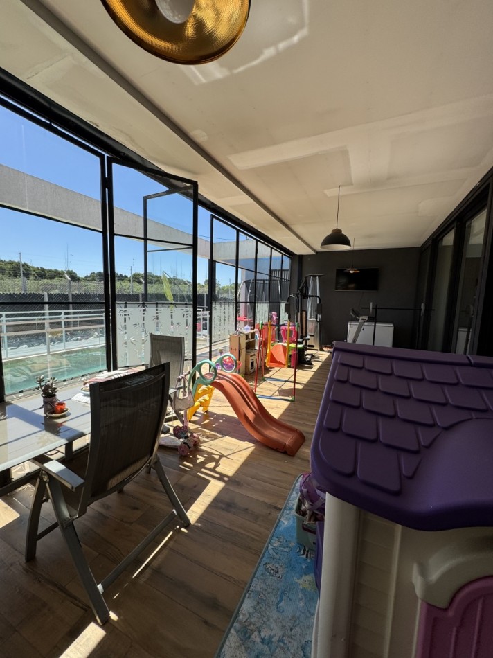 CASA EN VENTA CON PISCINA EN RUMENCO JOVEN