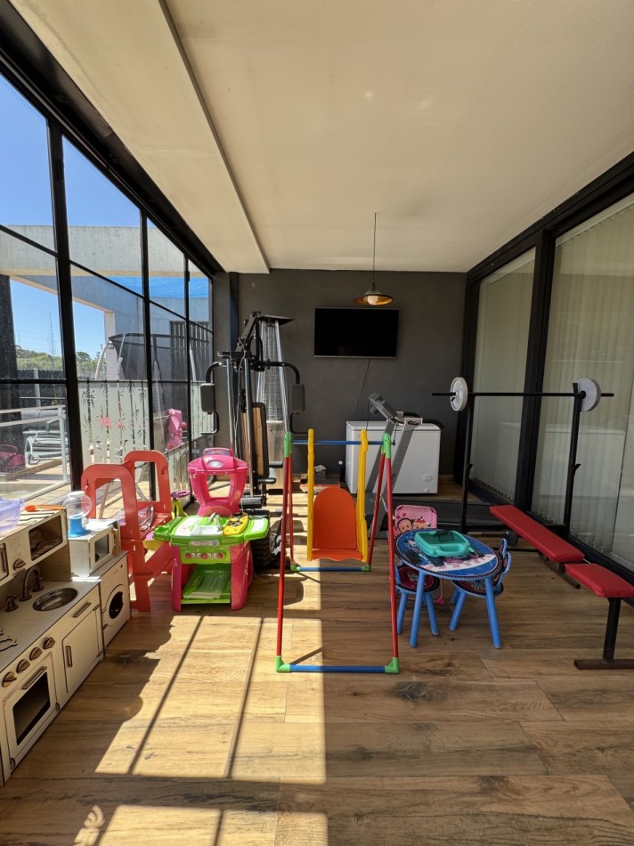 CASA EN VENTA CON PISCINA EN RUMENCO JOVEN