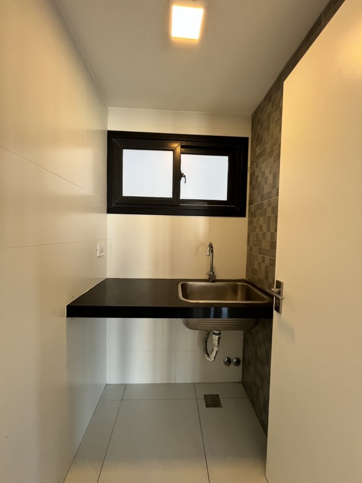 ALQUILER ANUAL DEPARTAMENTO SEMIPISO GUEMES 3 AMB CON COCHERA Y AMENITIES
