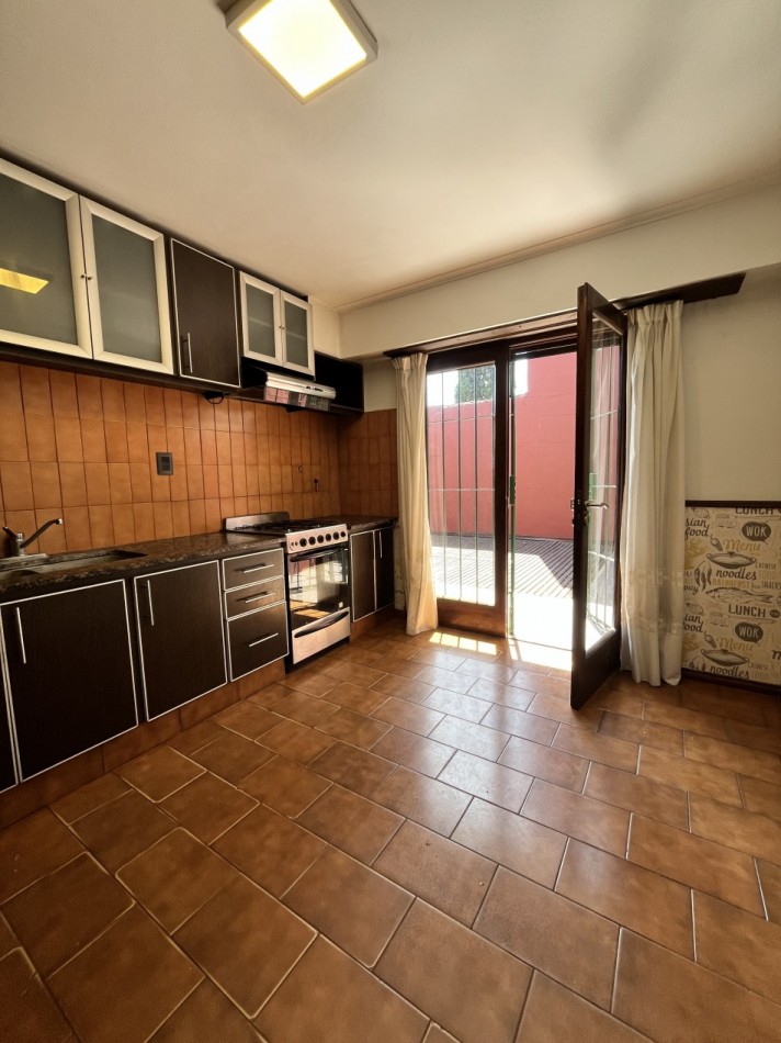 VENTA HERMOSO PH 3 Amb con garage Barrio San Cayetano