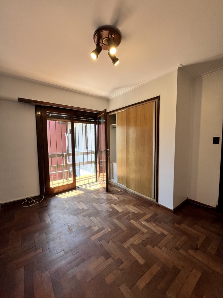 VENTA HERMOSO PH 3 Amb con garage Barrio San Cayetano