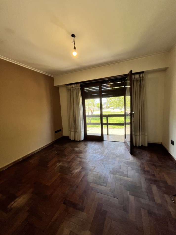 VENTA HERMOSO PH 3 Amb con garage Barrio San Cayetano