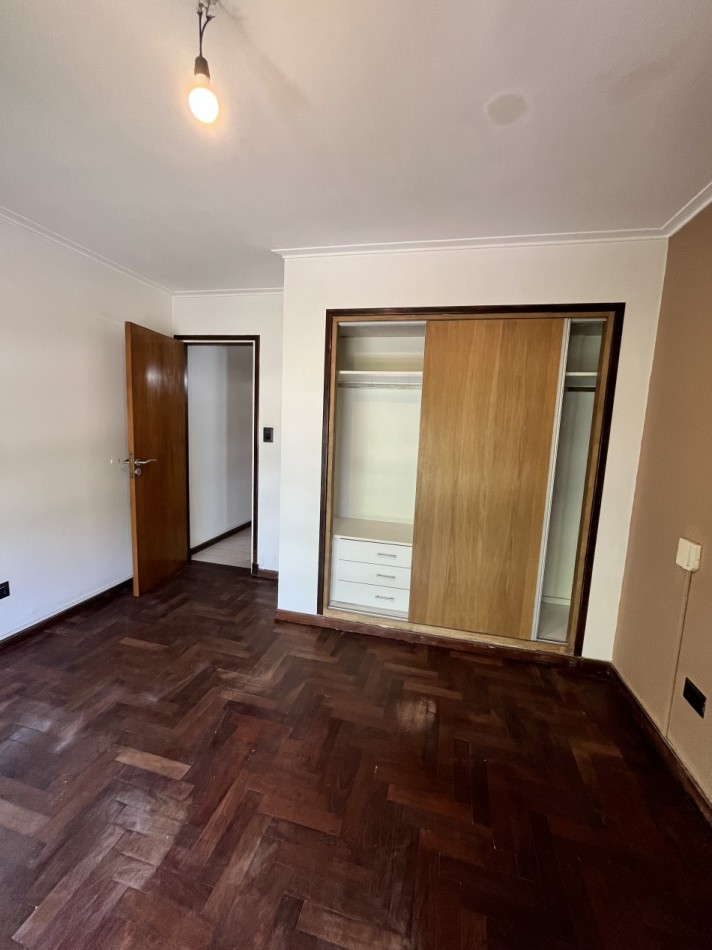 VENTA HERMOSO PH 3 Amb con garage Barrio San Cayetano