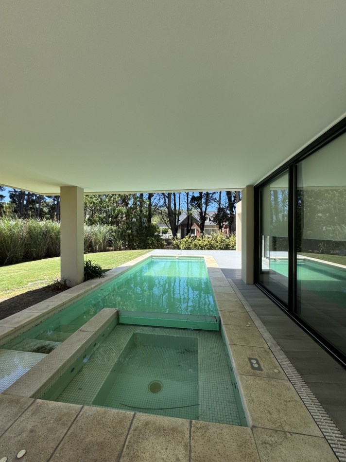 VENTA EN RUMENCO MODERNA CASA 4 AMB CON PISCINA