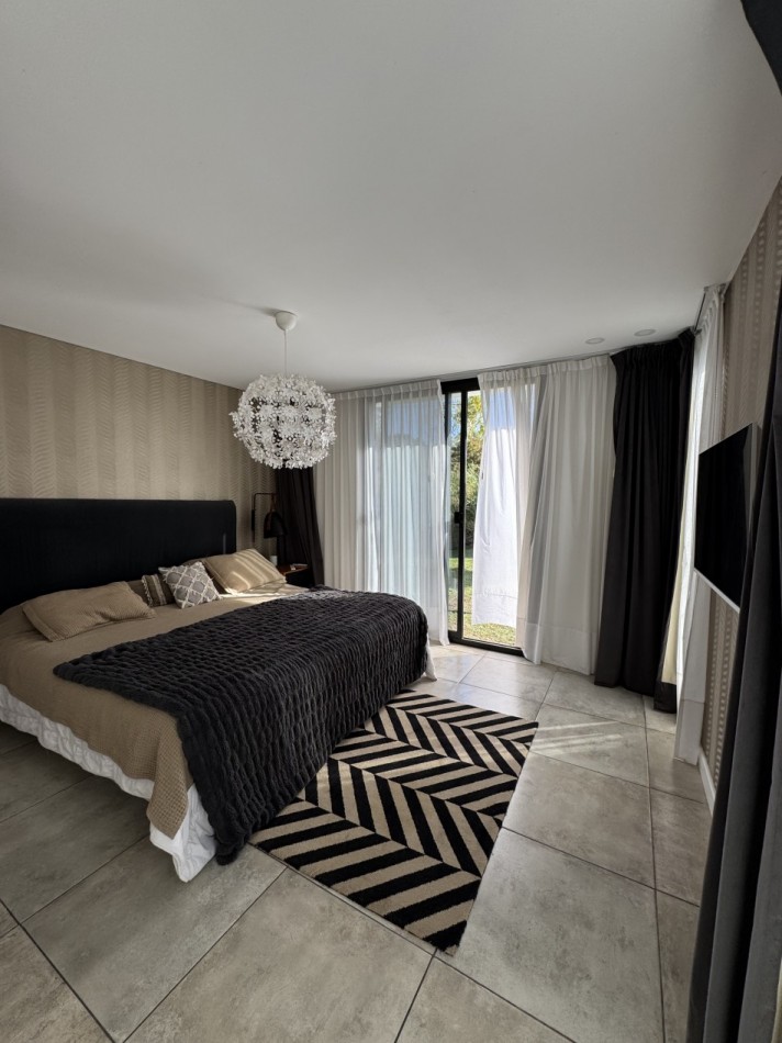 EXCELENTE CASA CON PISCINA EN VENTA EN BARRIO PRIVADO RUMENCO