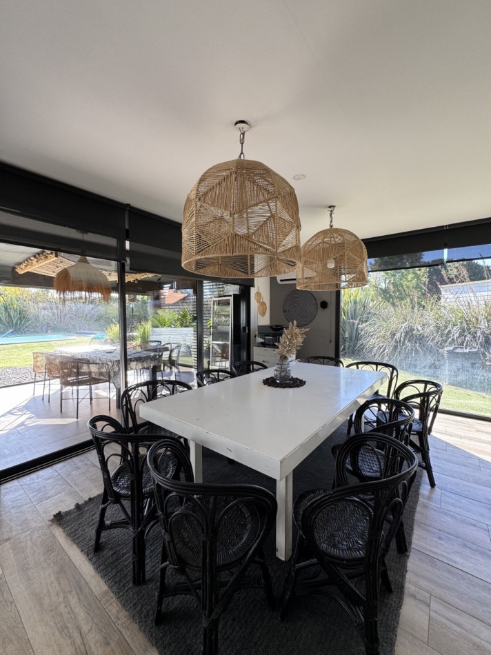 EXCELENTE CASA CON PISCINA EN VENTA EN BARRIO PRIVADO RUMENCO