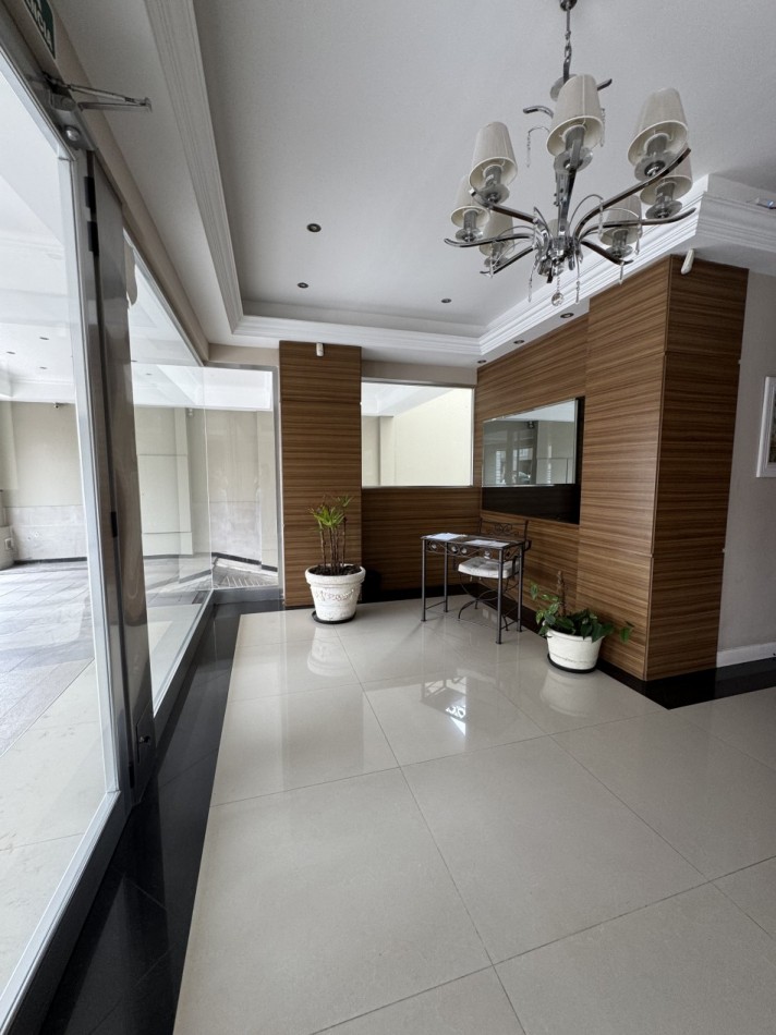 VENTA DEPTO 4 AMBIENTES MAS OFFICE CON BALCON Y COCHERA