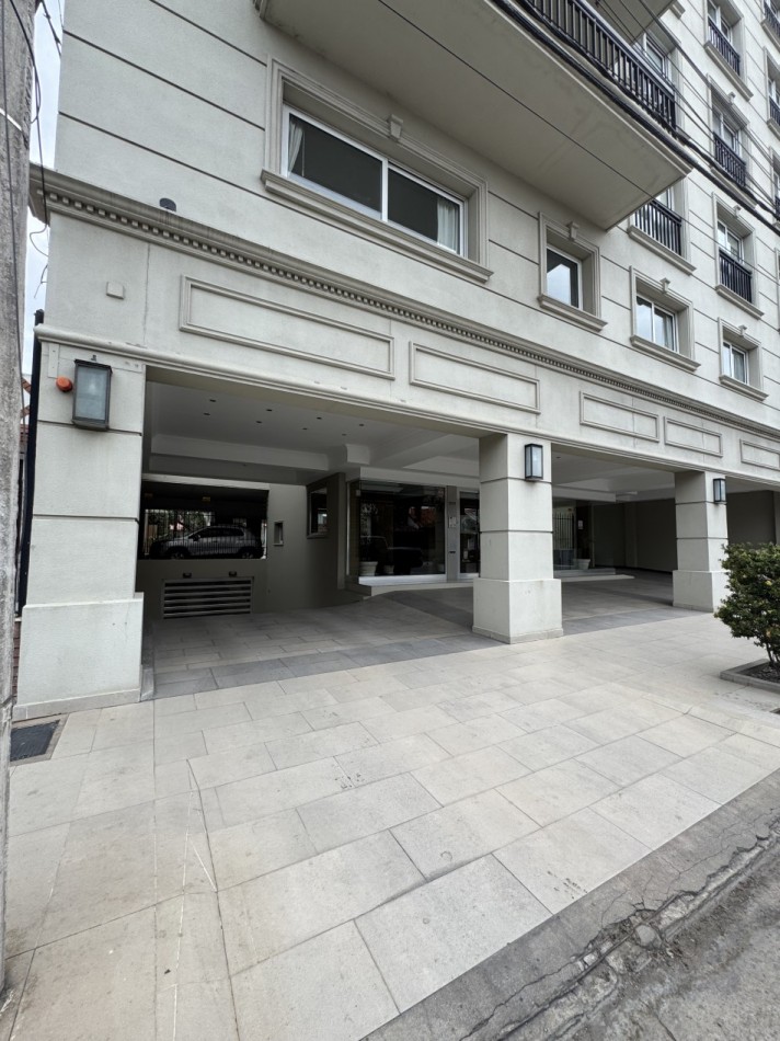 VENTA DEPTO 4 AMBIENTES MAS OFFICE CON BALCON Y COCHERA