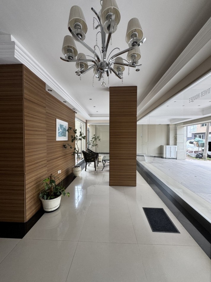 VENTA DEPTO 4 AMBIENTES MAS OFFICE CON BALCON Y COCHERA