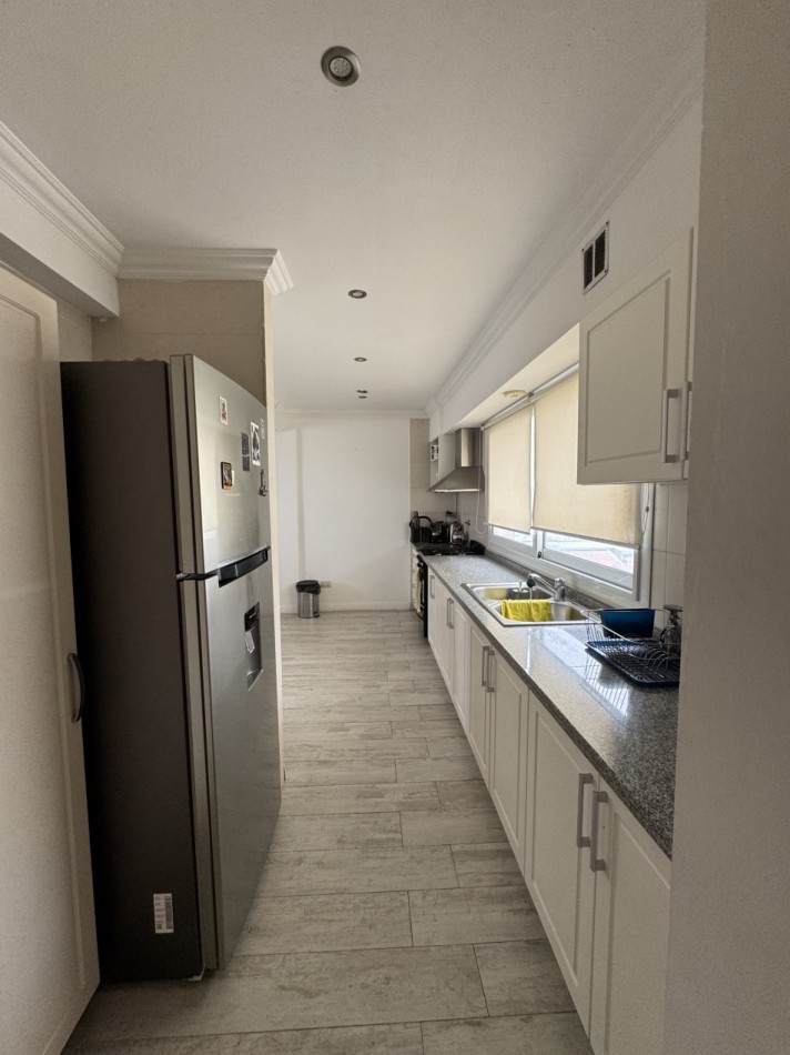 VENTA DEPTO 4 AMBIENTES MAS OFFICE CON BALCON Y COCHERA