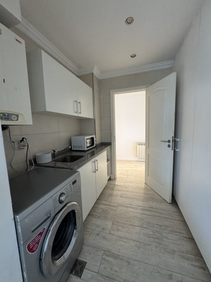 VENTA DEPTO 4 AMBIENTES MAS OFFICE CON BALCON Y COCHERA