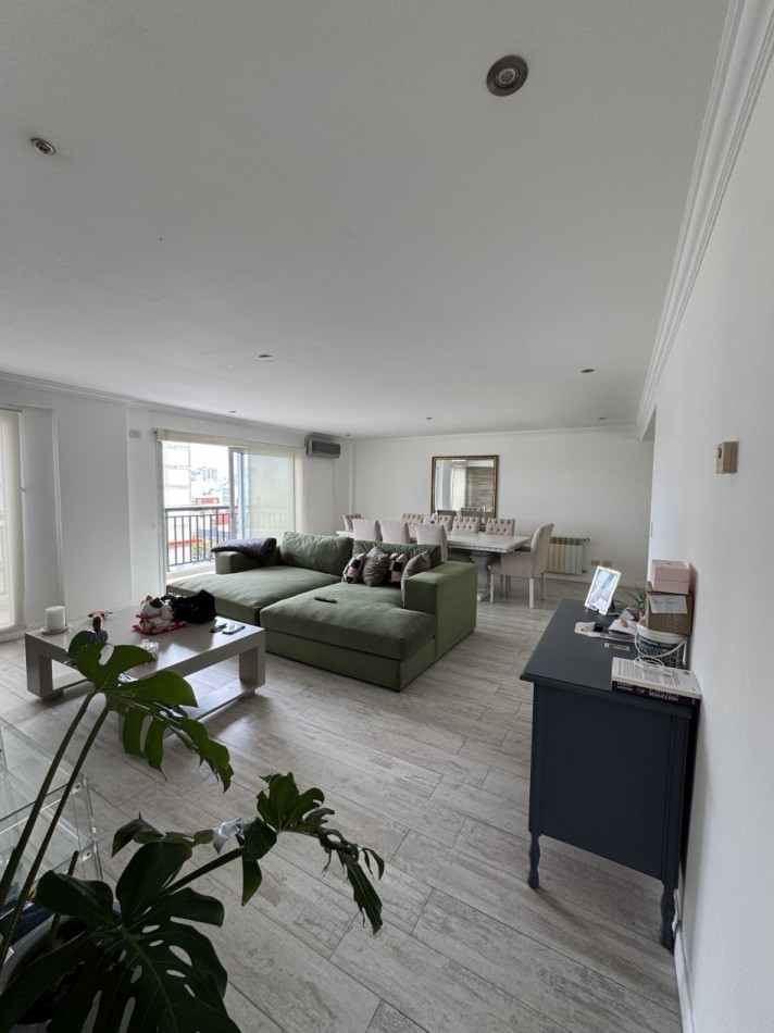 VENTA DEPTO 4 AMBIENTES MAS OFFICE CON BALCON Y COCHERA