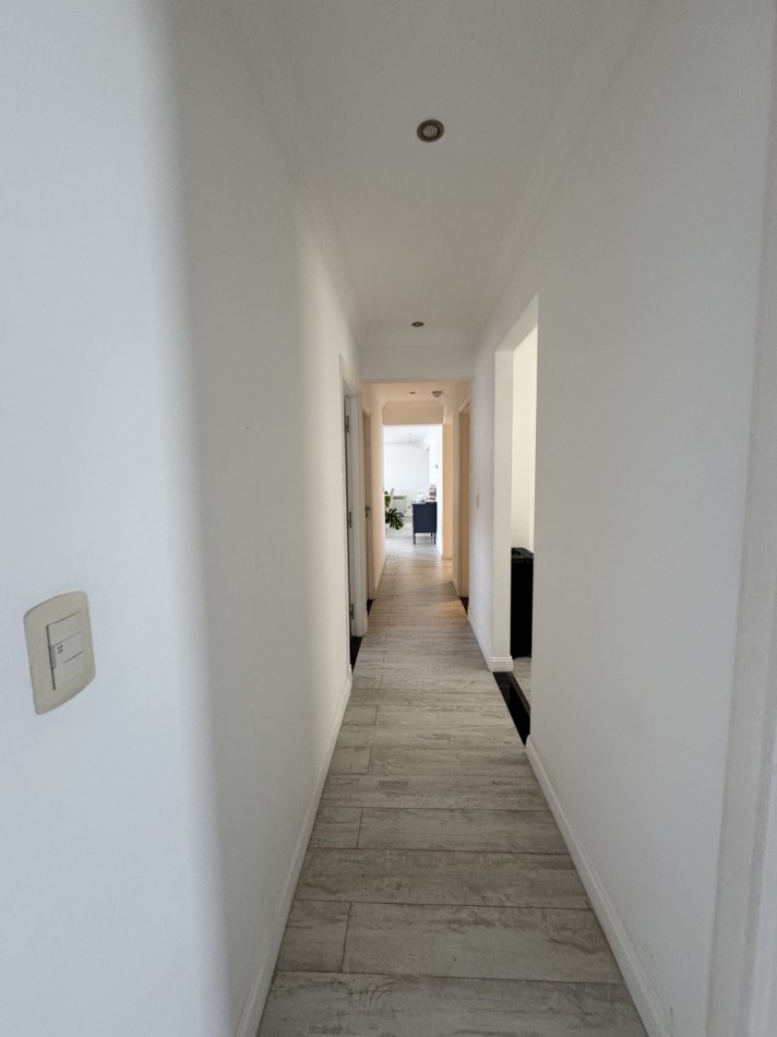 VENTA DEPTO 4 AMBIENTES MAS OFFICE CON BALCON Y COCHERA