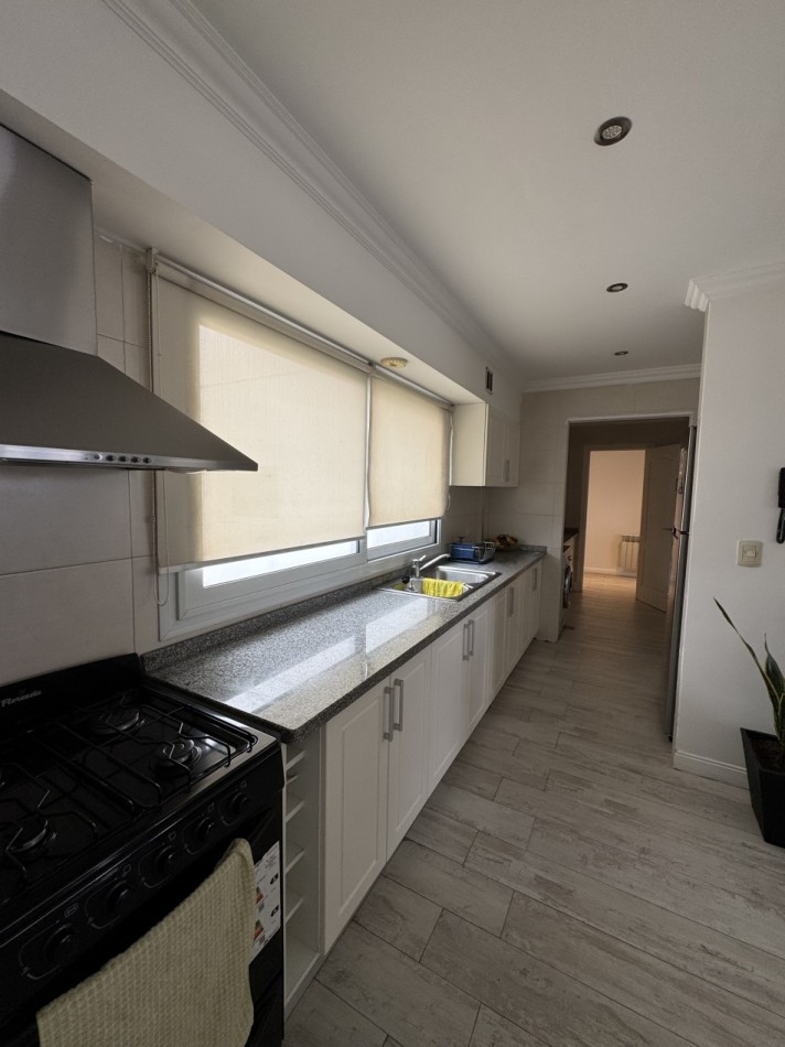 VENTA DEPTO 4 AMBIENTES MAS OFFICE CON BALCON Y COCHERA