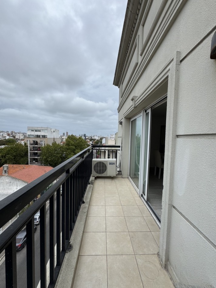 VENTA DEPTO 4 AMBIENTES MAS OFFICE CON BALCON Y COCHERA