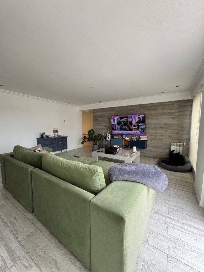 VENTA DEPTO 4 AMBIENTES MAS OFFICE CON BALCON Y COCHERA